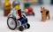 Mac N'Cheese a primit un scaun cu rotile Lego