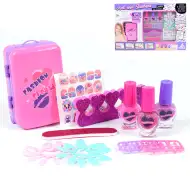 Nail Art: Set manichiura cu valiza, lacuri de unghii si accesorii