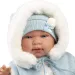 Llorens: Tino, bebeluș nou-născut de 44 cm cu suzetă și vestă cu glugă.