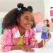 Păpușă Barbie Fashionista stilată, cu păr roșcat și fustă mov - Mattel